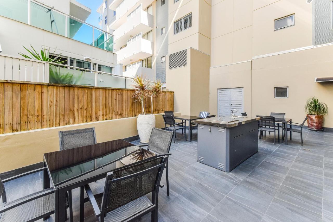 Redvue Holiday Apartments Redcliffe Extérieur photo